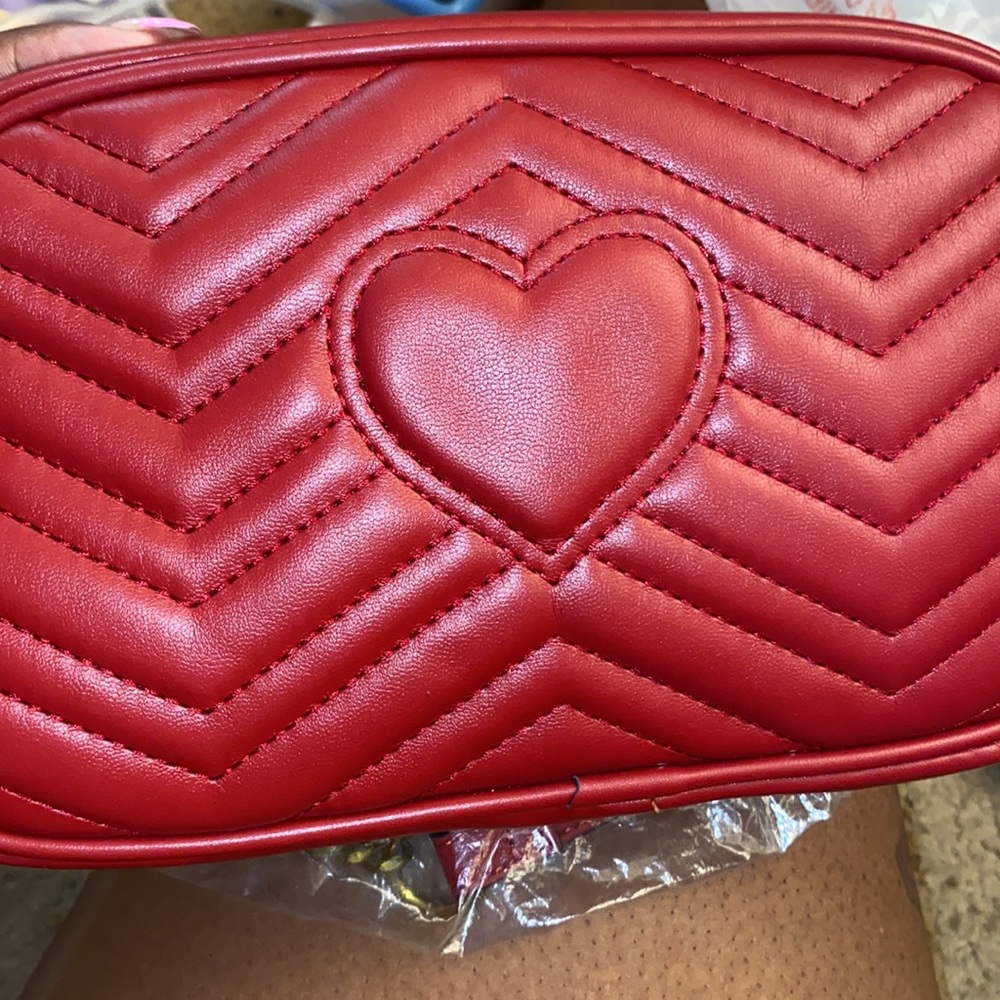 Gucci Red Chevron Quilted GG Crossbody Bag - Picture 3 of 8